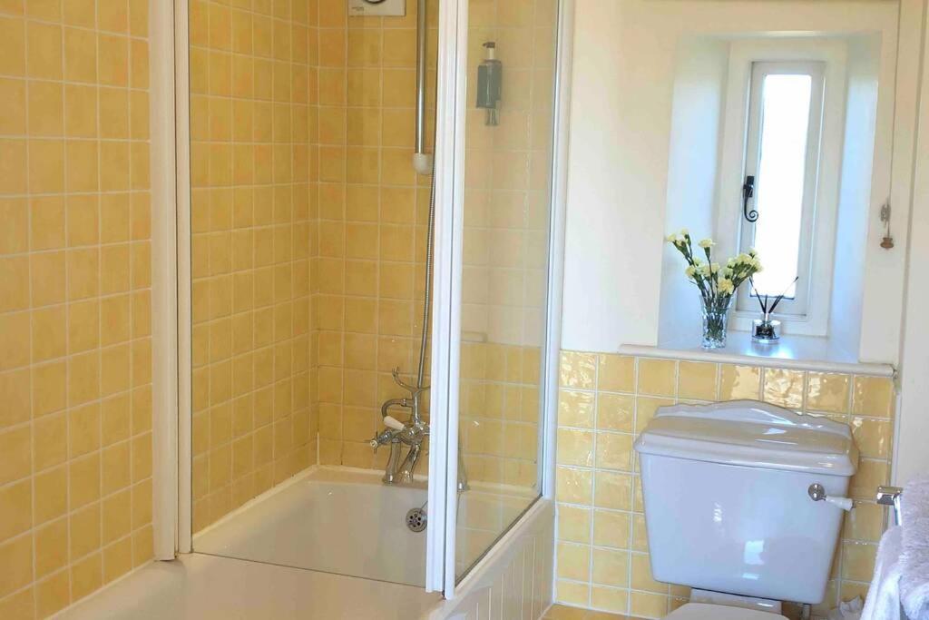 Secluded Romantic Cotswolds Barn - Sleeps 2 To 4 - Near Cirencester - Dog Friendly Villa Kemble Bagian luar foto